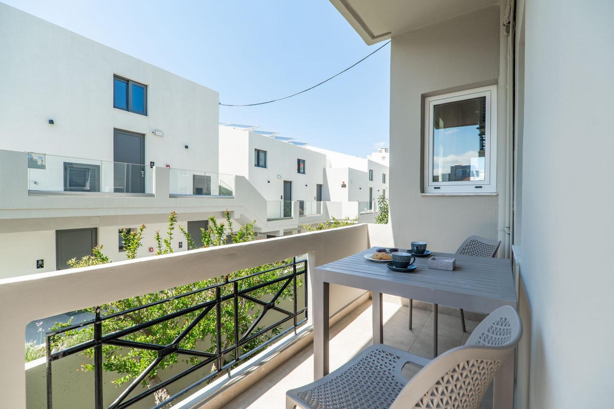 Manos Beachside Apartments Agia Marina  Room photo