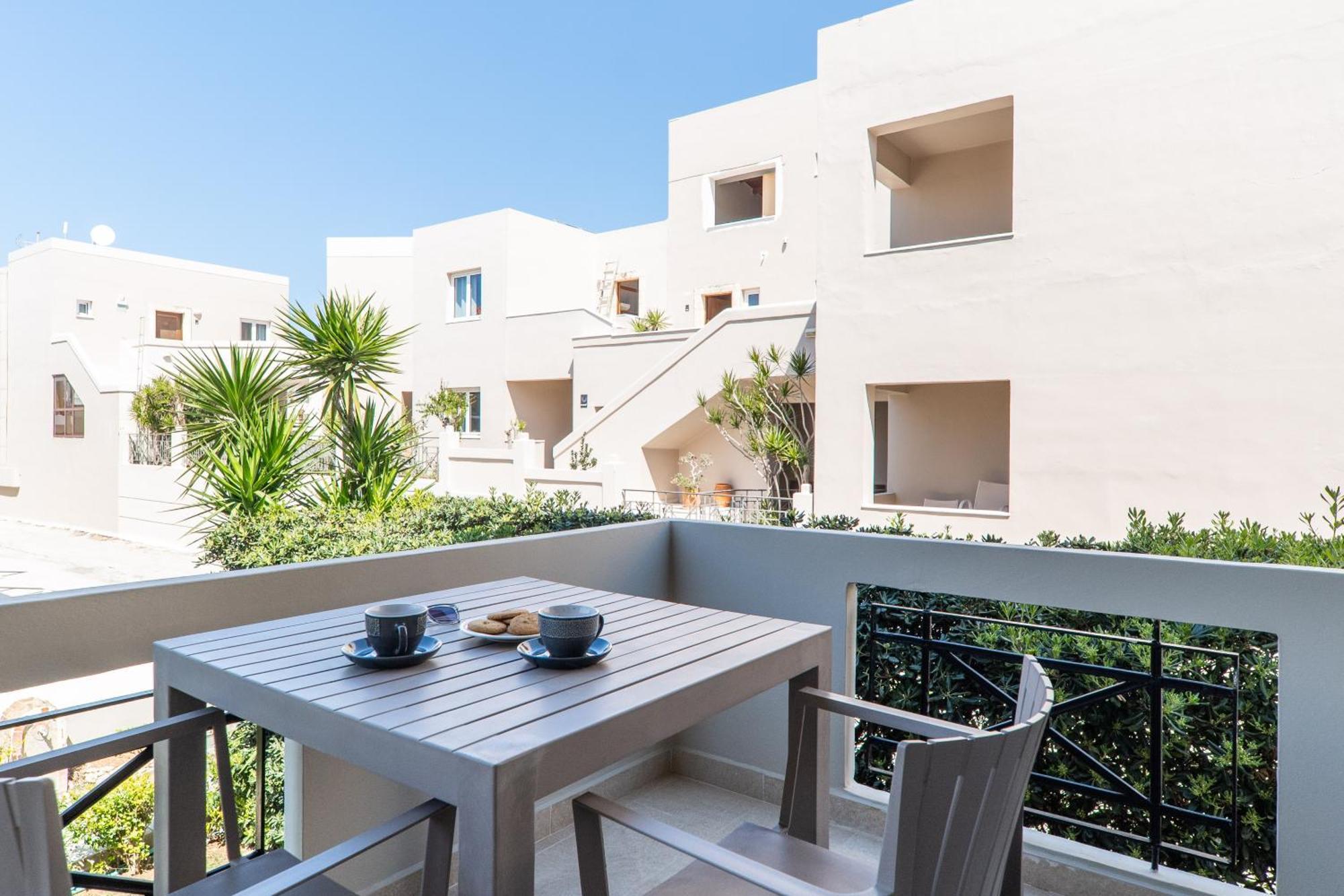 Manos Beachside Apartments Agia Marina  Room photo